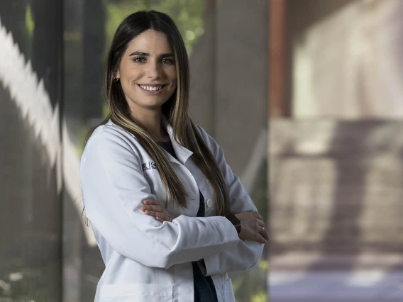 Fourth-year medical student Iliana Manjon is one of 27 new recipients of a Primary Care Physician scholarship that allows medical students to pursue careers in primary care practice areas without worrying about how they will repay medical school debt.