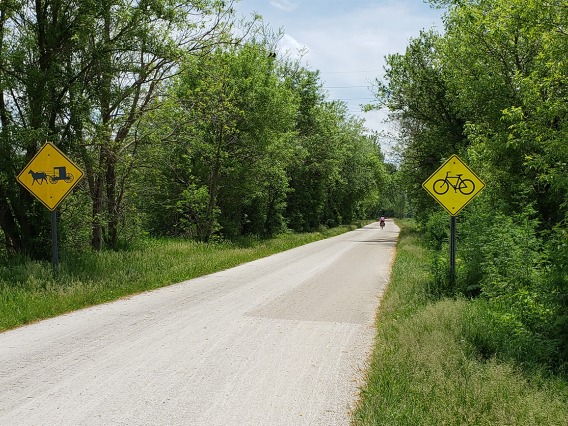 A sign marks the trial as suitable for bicycles and horse-drawn buggies in Ohio.