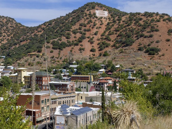 The county seat of Cochise County, Bisbee is home to 5,225 people, located 90 miles southeast of Tucson in the Mule Mountains. Bisbee is one community that is piloting bedside lung ultrasounds to diagnose COVID-19.