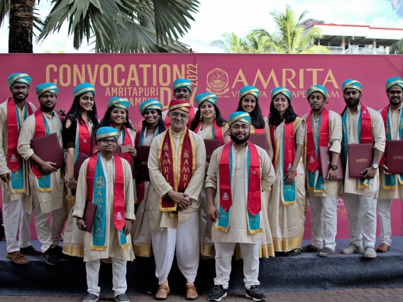 Graduates from the UArizona Health Sciences and Amrita Vishwa Vidyapeetham University dual-degree master’s program wore UArizona stoles and pins during a special convocation ceremony in India. 