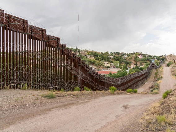 University of Arizona Health Sciences Comprehensive Pain and Addiction researchers found that family support was a key factor in preventing teens in border communities from using drugs or alcohol. 