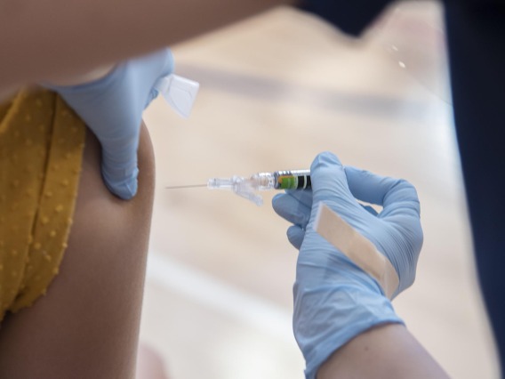 As vaccinations begin for front-line health care workers, experts field questions about the vaccine.