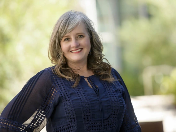 Julie Ledford, PhD, co-director of the Clinical Translational Sciences Graduate Program, is an associate professor in the Department of Cellular and Molecular Medicine at the UArizona College of Medicine – Tucson.  