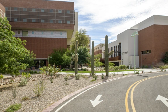 04152021-UAHS Campus_klh8856