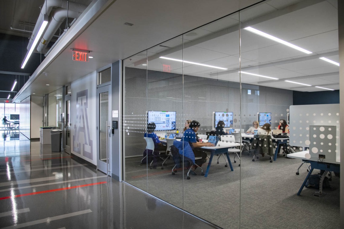 Floors three through six feature classrooms outfitted with technology, and small group working spaces with doors and whiteboards to assist in collaboration efforts.