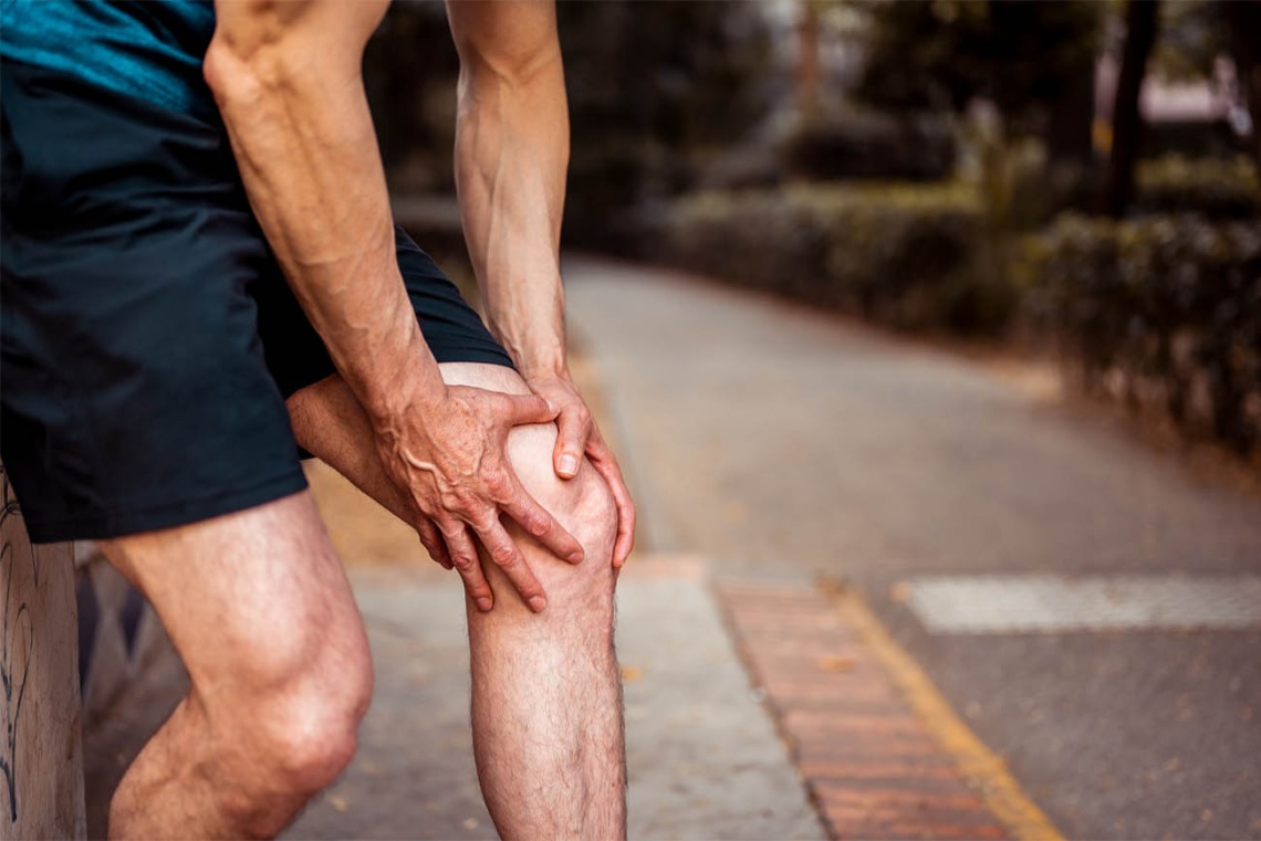 A $2.1 million grant from the National Institutes of Health will allow researchers to determine if changes in knee structure during aging can predict pain, functional limitations and the need for future knee replacements.