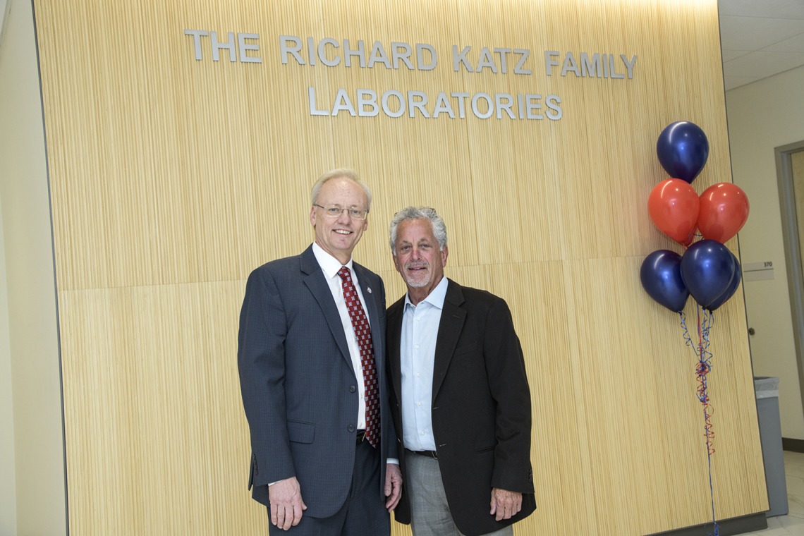 College of Pharmacy Dean Rick Schnellmann, PhD, and donor Richard Katz.