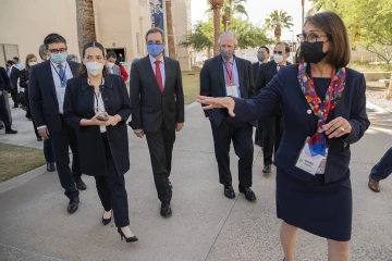 Cecilia Rosales, MD, MS, the Mel and Enid Zuckerman College of Public Health’s associate dean for Phoenix programs, provides President Robbins and Mexican Ambassador Esteban Moctezuma Barragán, a tour of the Phoenix Biomedical Campus.