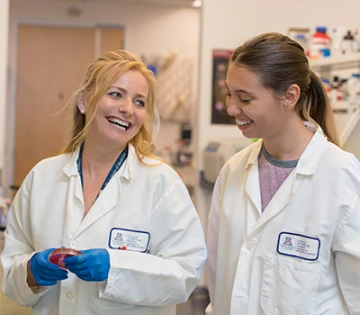 Melissa Herbst-Kralovetz, PhD, is looking for connections between the vaginal microbiome and cancer. (Photo: Tabbitha Mosier, UArizona College of Medicine – Phoenix)