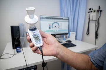 The K2 PowerBREATHE training device contains a valve that offers resistance to the participant's inhalations. An on-board computer records each training breath and tracks the patient’s overall progress.