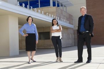Rounds (center) with faculty mentors Dr Briehl (left) and Dr. Wondrak (right).