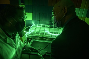 Researchers studying green light therapy