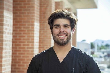Outdoor portrait of College of Medicine – Tucson first-year medical student Sebastian Beller