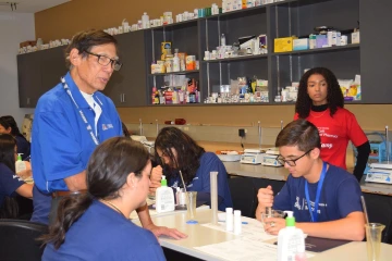 MedStart students at work in a lab