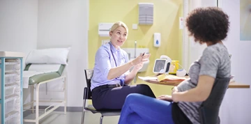 Doctor with pregnant patient