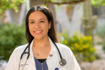 Iliana Cosio, a second-year student in the UArizona College of Medicine – Tucson, always wanted to practice medicine, and her experience in the FACES Conversantes class reaffirmed her goals. 