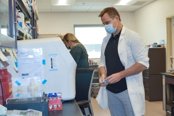 Jared Churko, PhD, assistant professor of cellular and molecular medicine in the College of Medicine – Tucson and director of the University of Arizona induced Pluripotent Stem Cell (iPSC) Core, used stem cells to evaluate the impact of blood pressure medications on SARS-CoV-2.