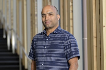 Rudramani Pokhrel, PhD, designs and implements bioinformatics analysis strategies for researchers, with a focus on using single-cell multi-omics and next-generation sequencing data to characterize immune responses, define existing microbes and discover novel infectious pathogens.