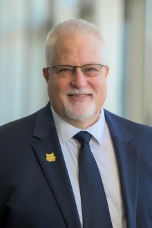 portrait of kevin lohenry