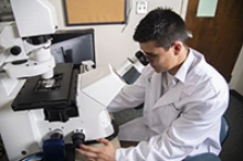Graduating doctoral student Dr. David Duron said the research findings have future clinical implications for pain relief therapies for patients. (Photo: Noelle Haro-Gomez/University of Arizona Health Sciences)